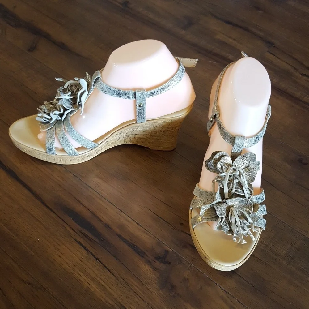Matisse Jazz Gold Ankle Strap‎ Wedges